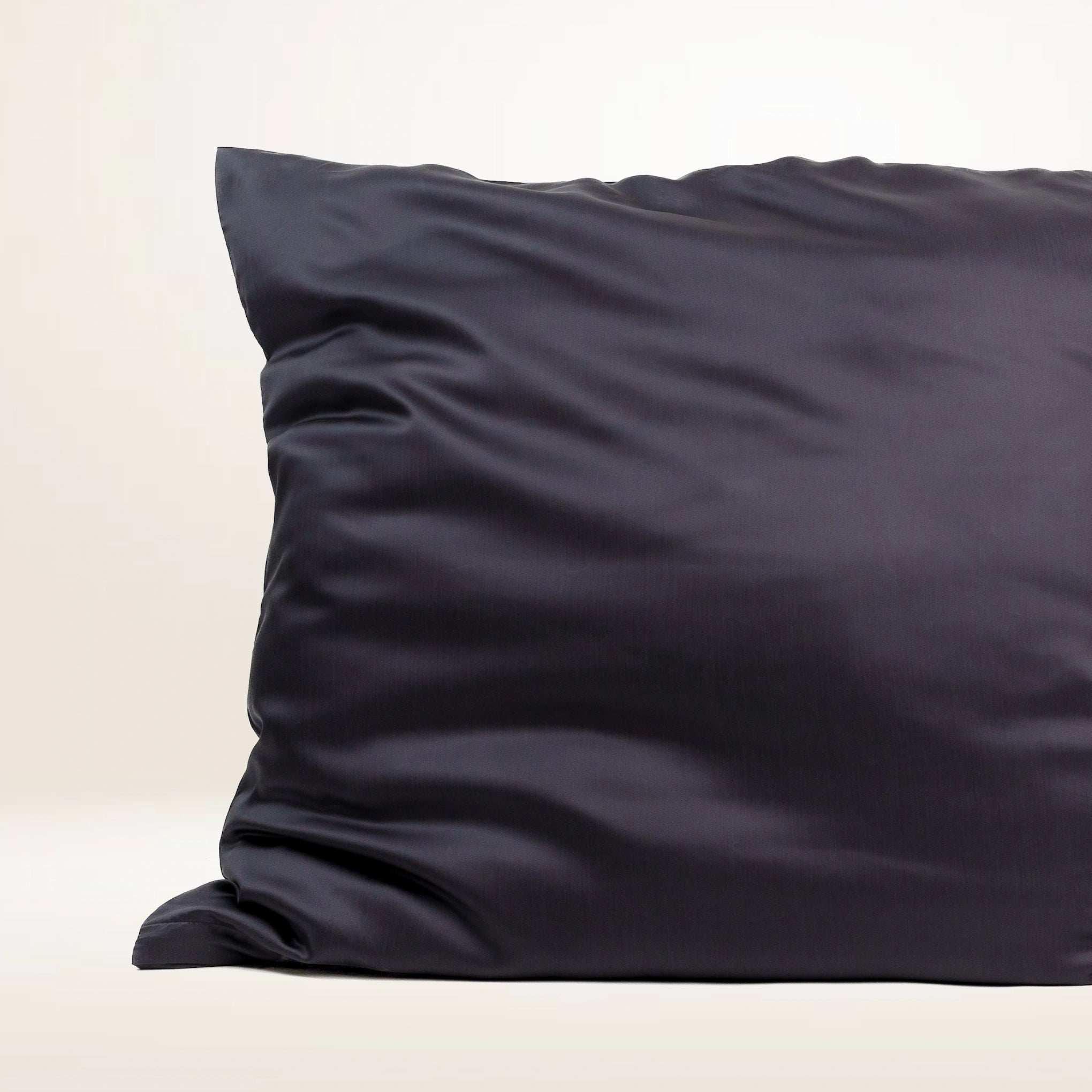 Kissenbezug aus TENCEL™ Lyocell in Volcanic Ash – hypoallergen, weich & hautfreundlich